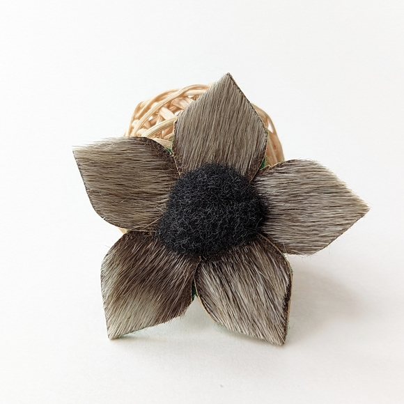 Vintage Handmade Inuit Real Fur Flower Brooch Made in Canada Indigenous Folk Art - Picture 1 of 12